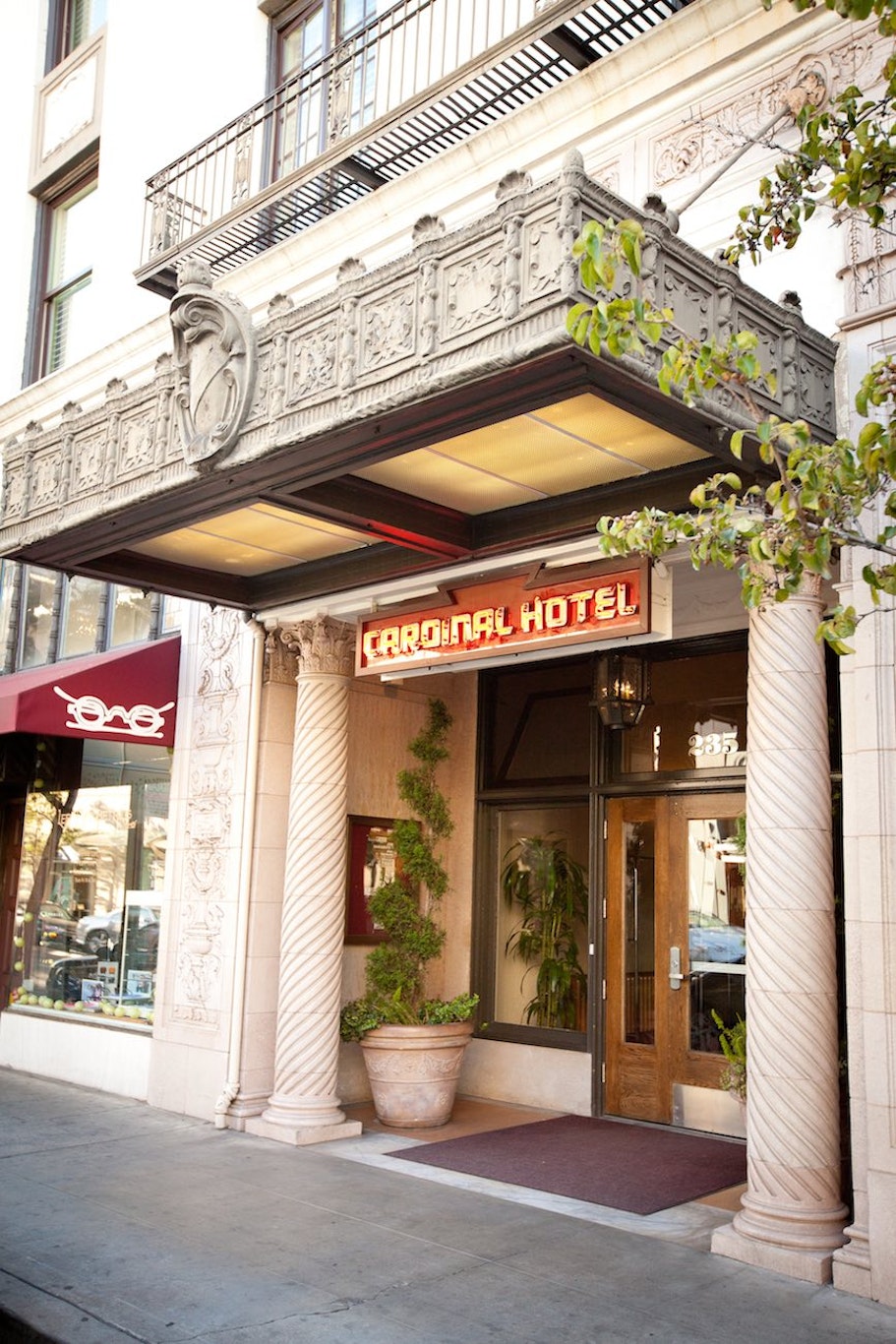 Cardinal Hotel 1/16