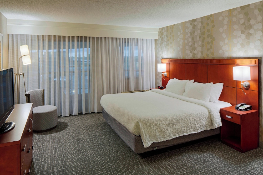 Courtyard by Marriott Columbus West 9/39