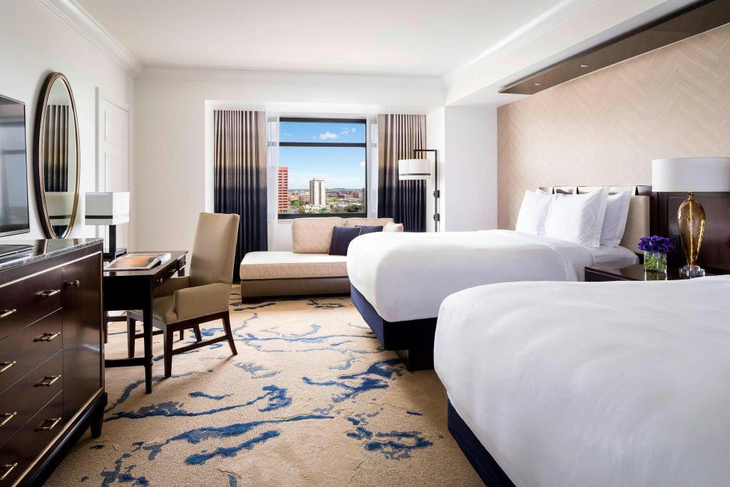 Guest Room, Deluxe, 2 Queen Beds, City View, Club Floor, High Floor
