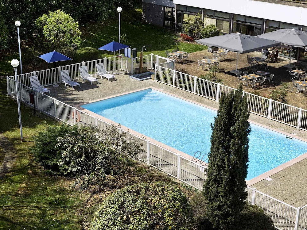 Hotel Mercure Paris Le Bourget 71/74