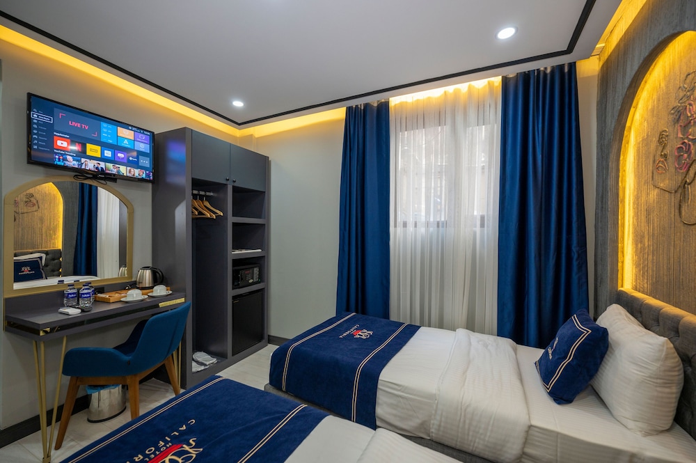 Standard, Twin Beds