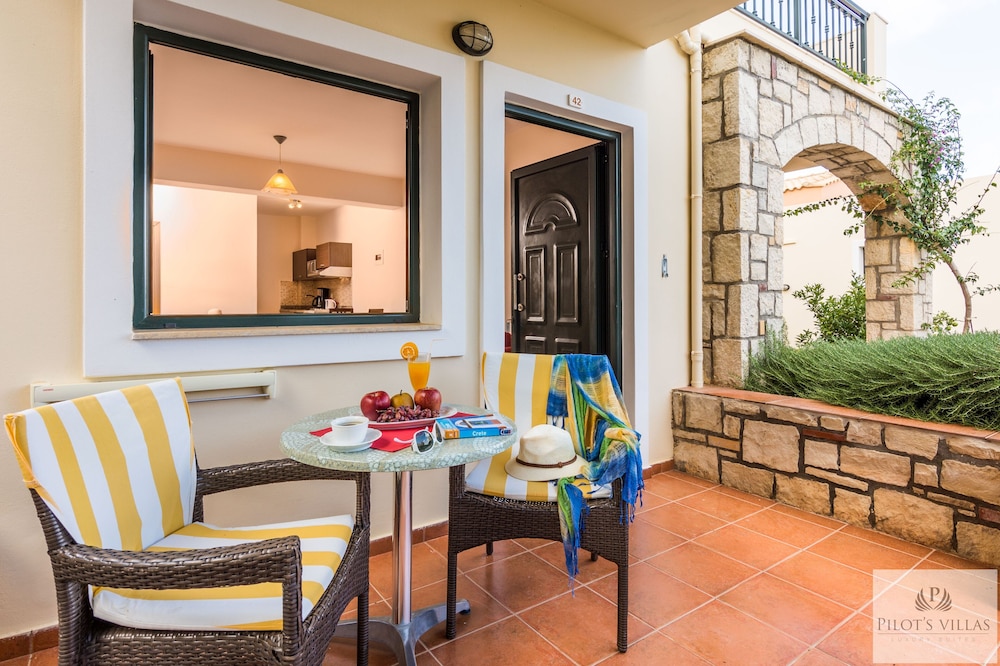 Pilots Villas Luxury Suites 20/48