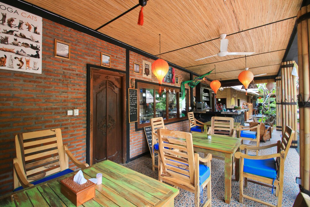 Amed Harmony Cafe And Bungalows 47/68