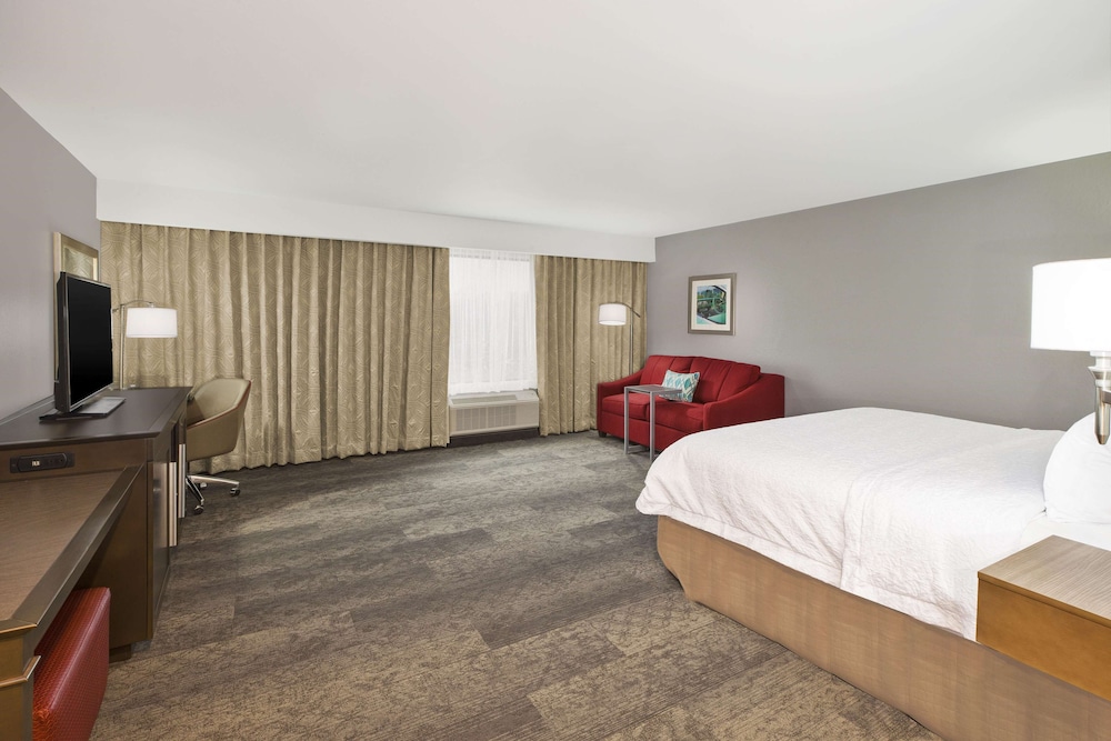 Hampton Inn by Hilton Detroit Dearborn 16/43