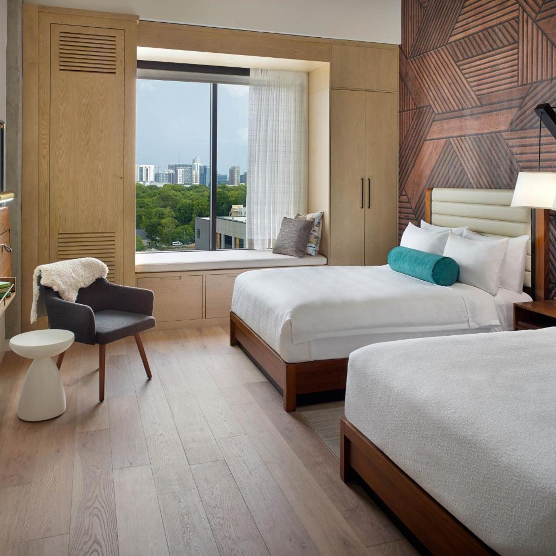 Guest Room, Deluxe, 2 Queen Beds, Skyline View