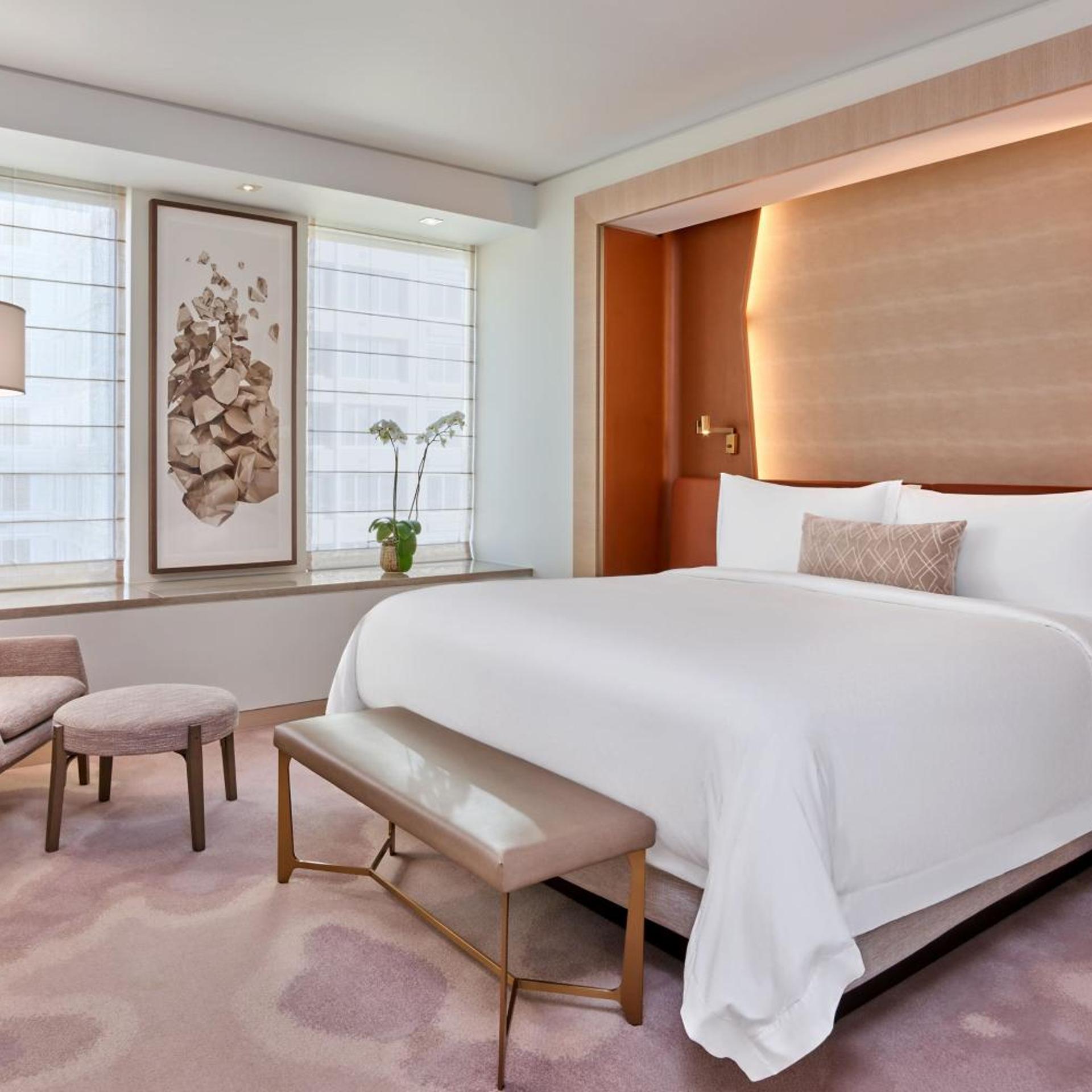 1 Bedroom, Suite, King Bed, with View