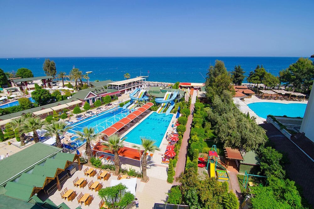 Lims Bona Dea Beach Hotel 3/67