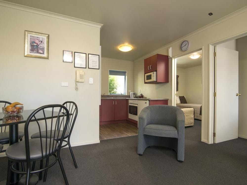 Aldan Lodge Motel 34/47