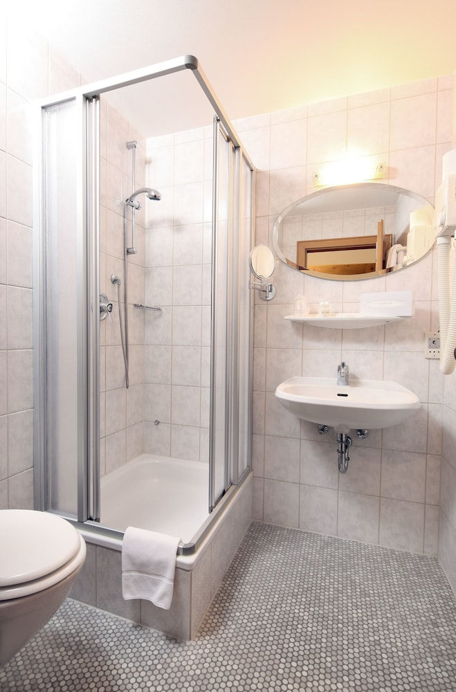 Hotel Blaue Gams 71/73