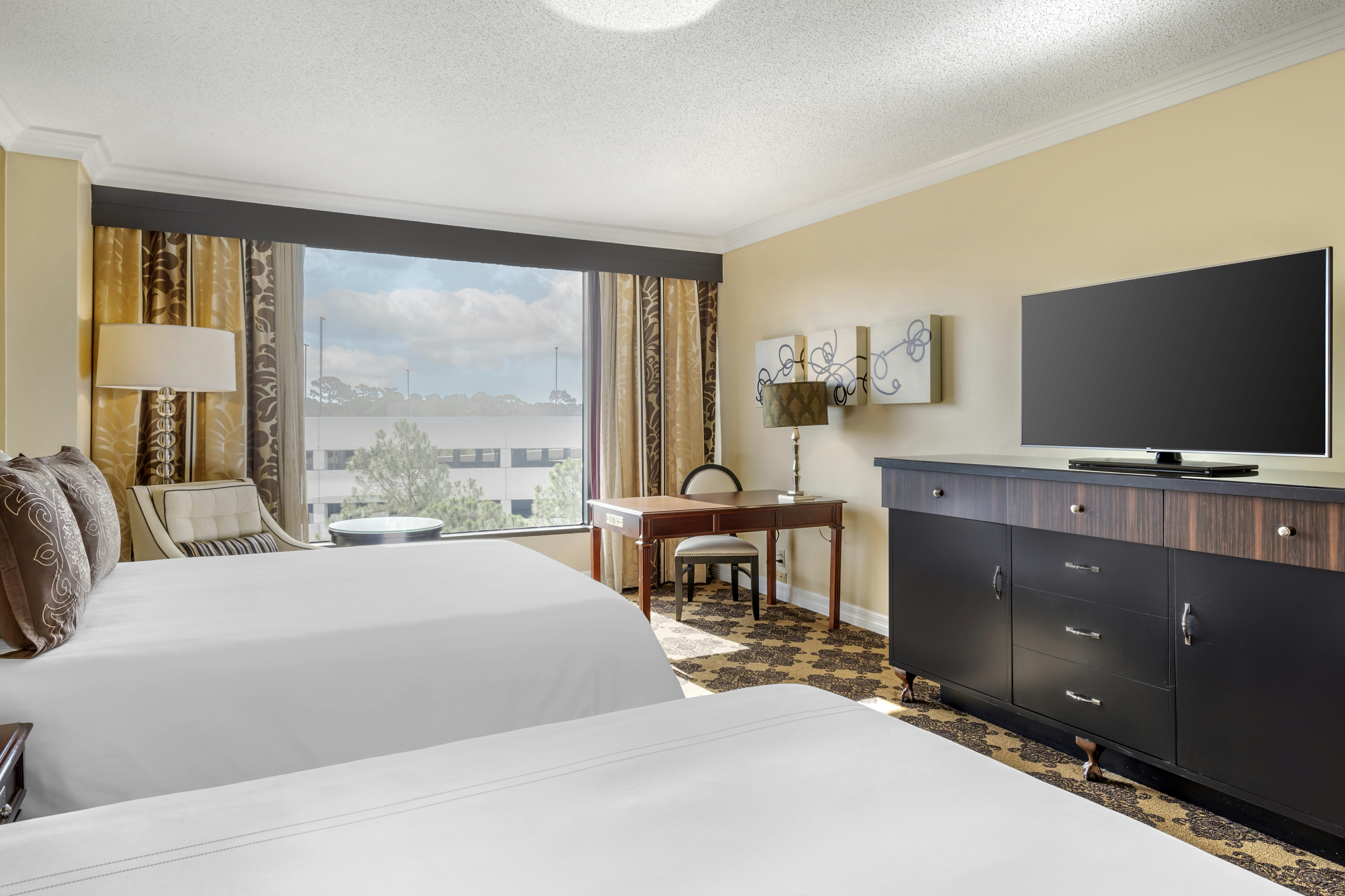 Deluxe, 2 Queen Beds