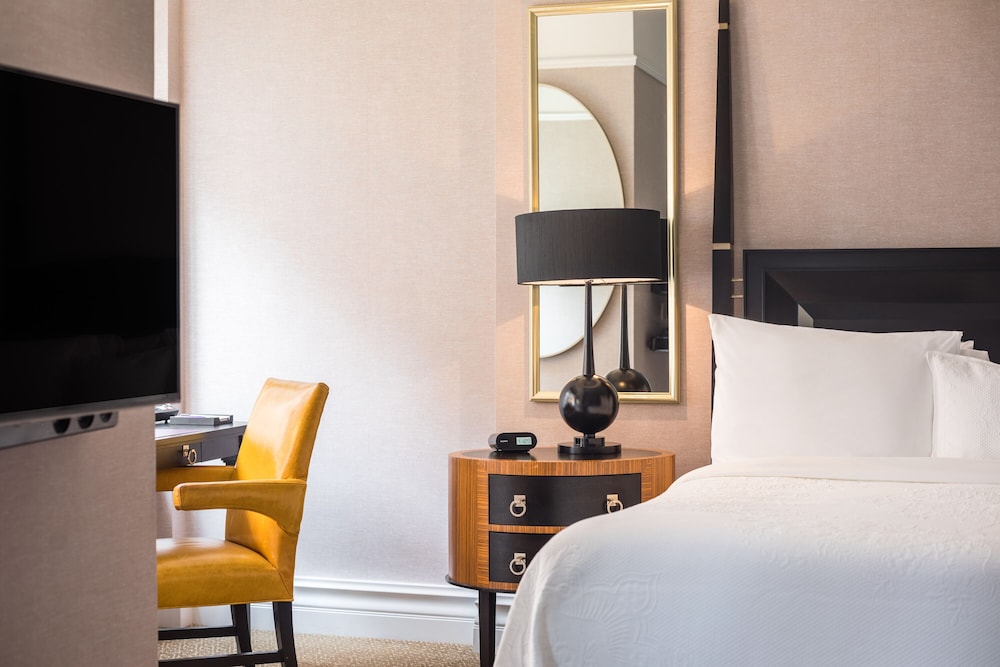 ST ERMINS HOTEL 21/41