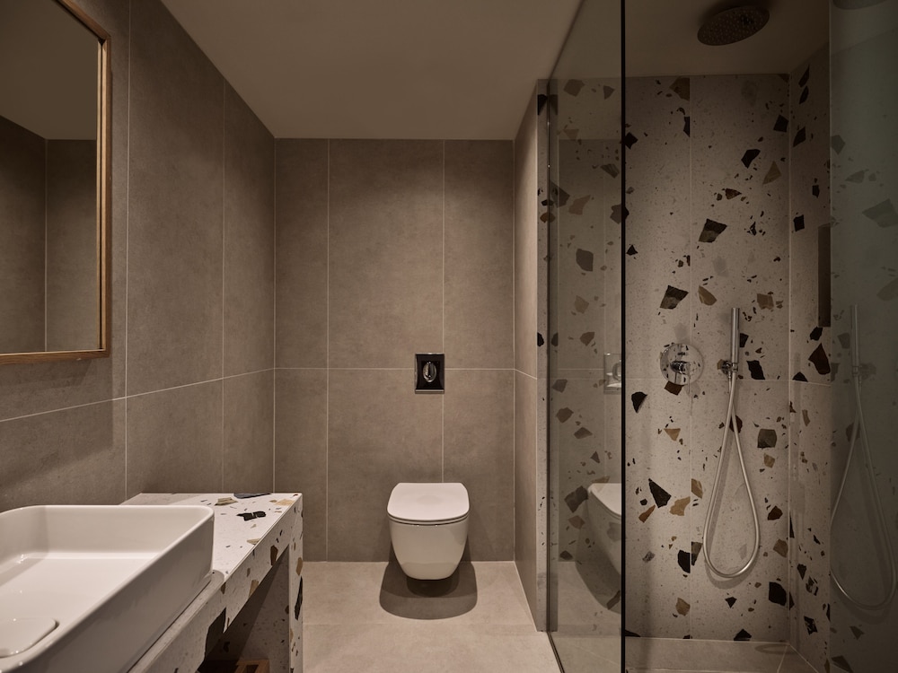 Alamis Apartments 43/50