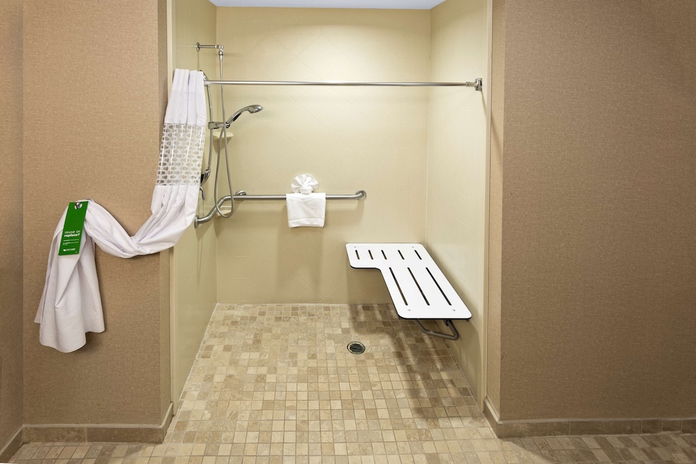 Hampton Inn Statesville 25/72