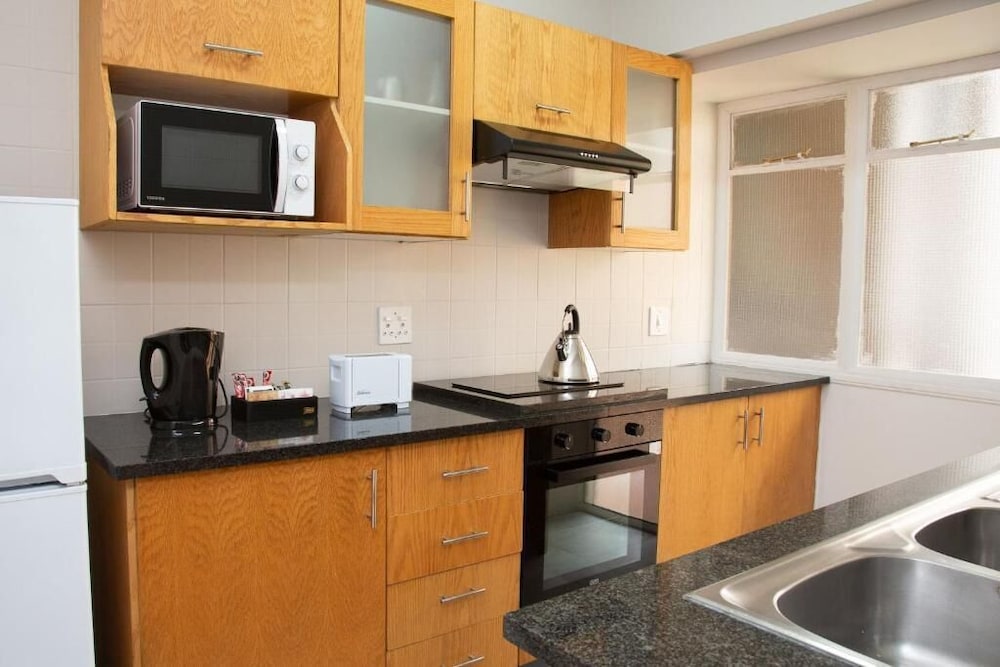 Hotel 224 78/83