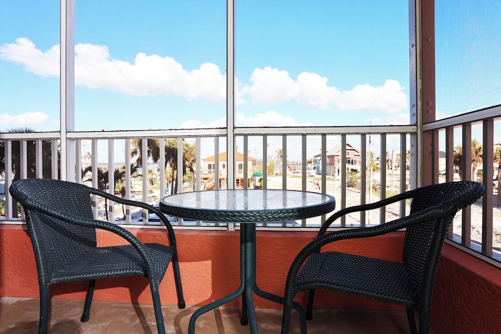 Casa Playa Resort 33/50