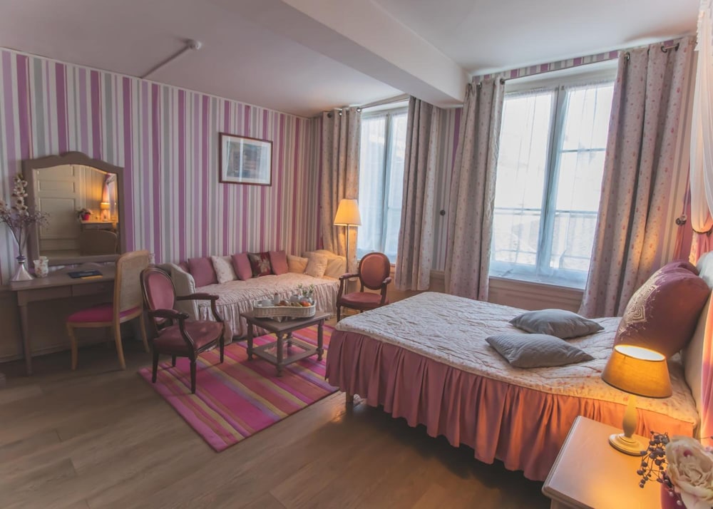 Hotel de la Banniere de France 16/50