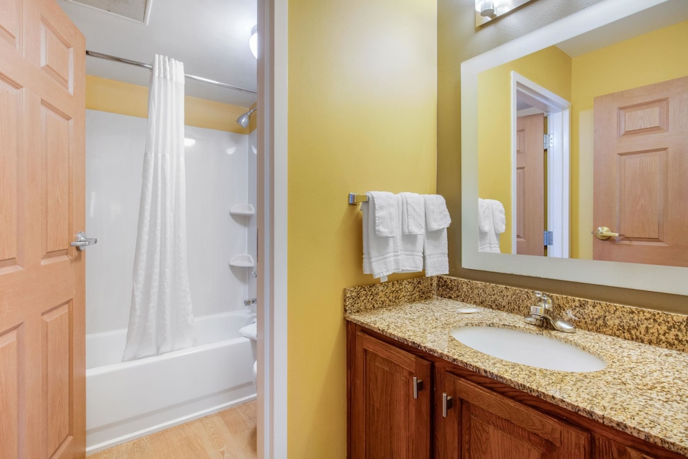 Suburban Studios Birmingham Homewood I-65 16/20