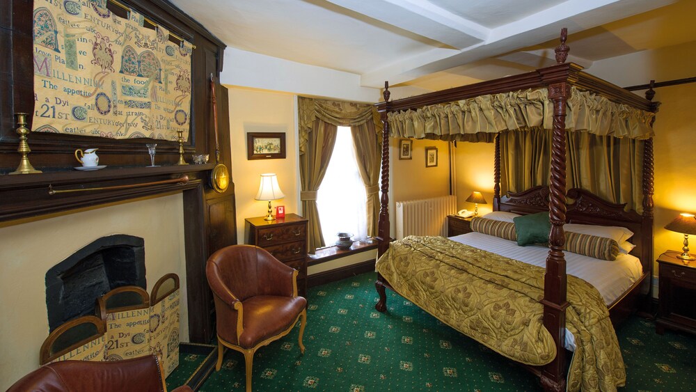 Prince Rupert Hotel 37/44
