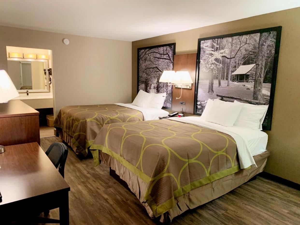 Super 8 By Wyndham Cookeville 4/23
