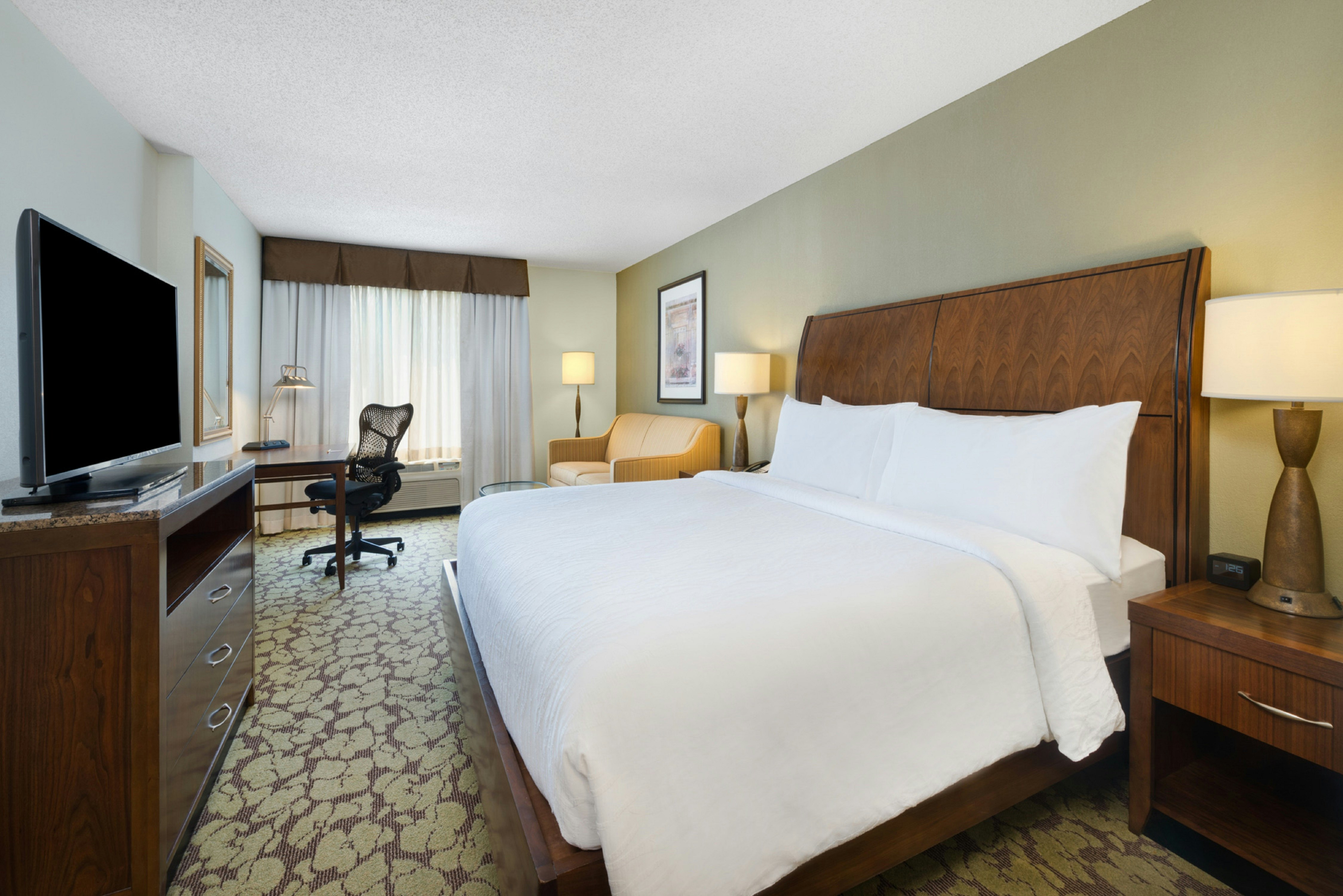 ROOM, KING BED, SOFA