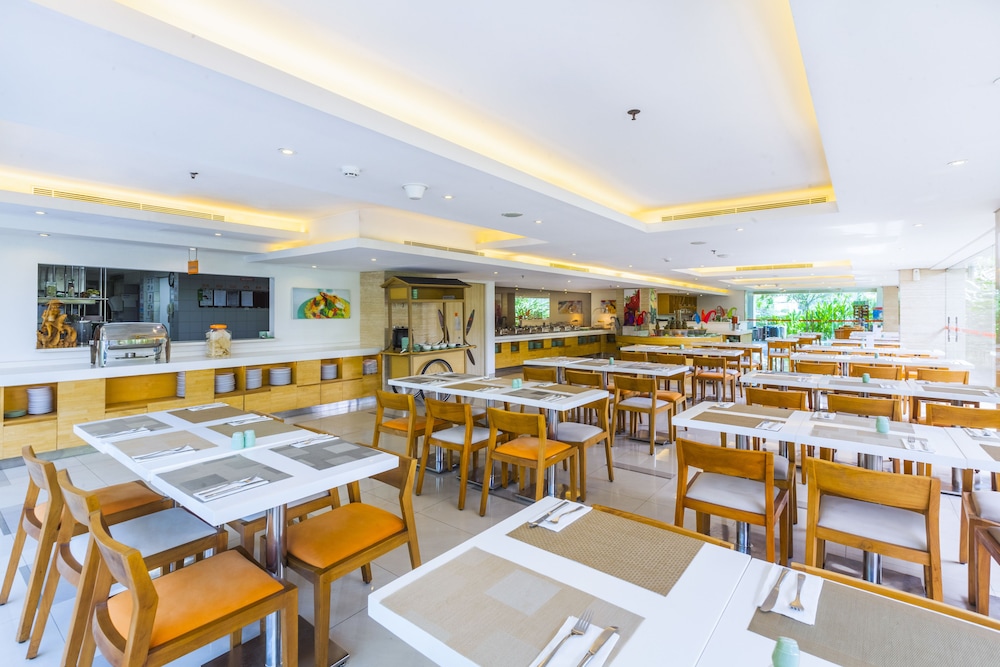 Kuta Galleria Hotel 53/69