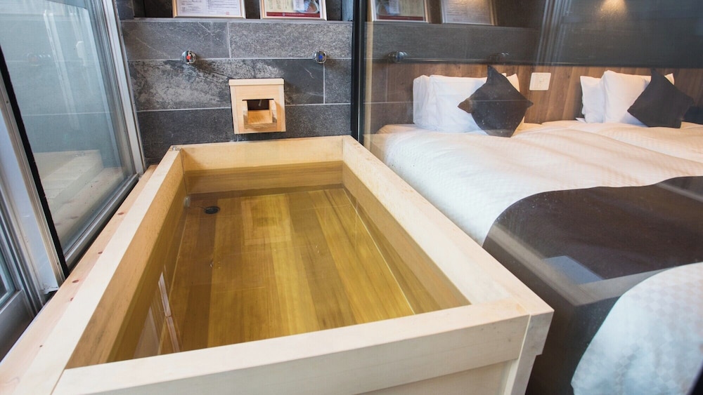 JAPANESE, SUPERIOR, OUTDOOR BATH