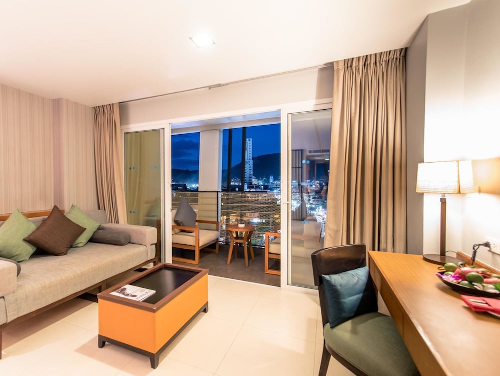 Ashlee Hub Hotel Patong 43/66