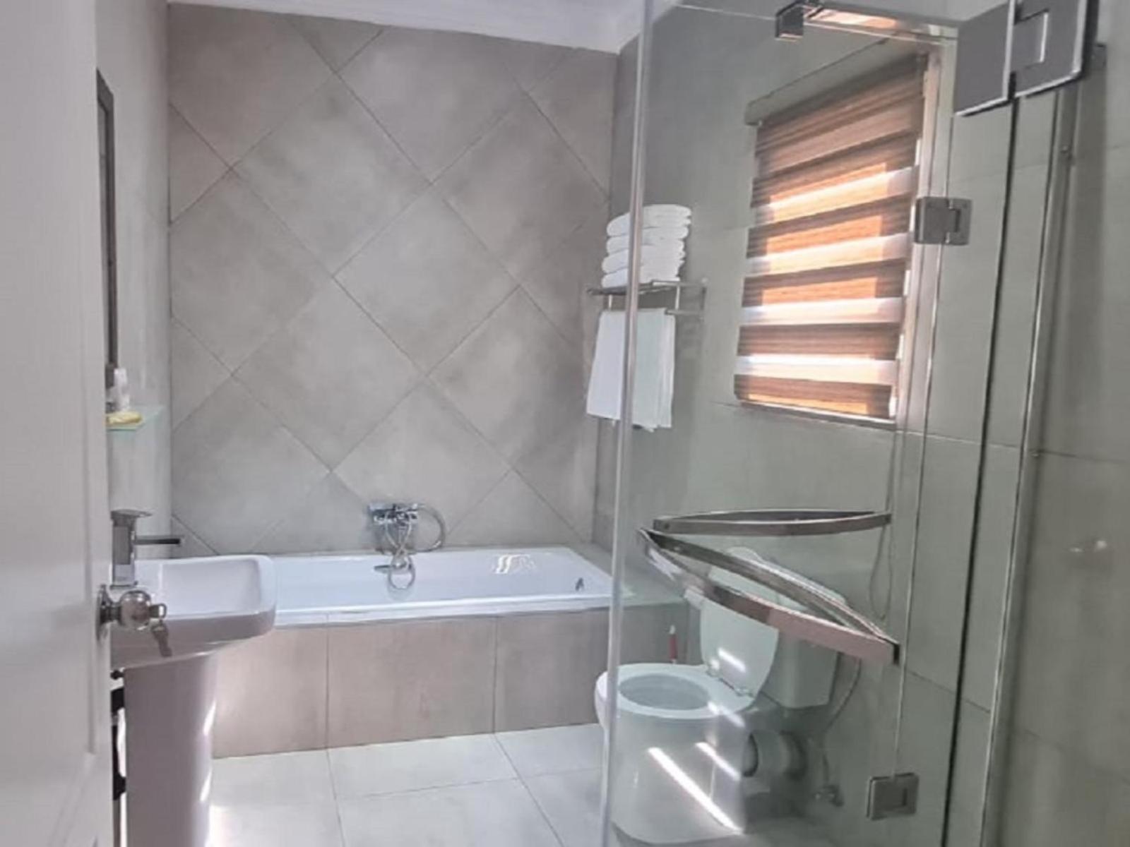 Benoni N12 Hotel 44/45