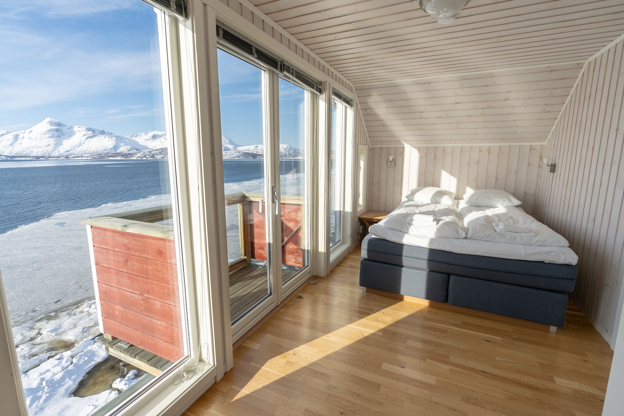 3 Bedrooms, Rorbu, Standard, Double and Twin Beds, Sea View