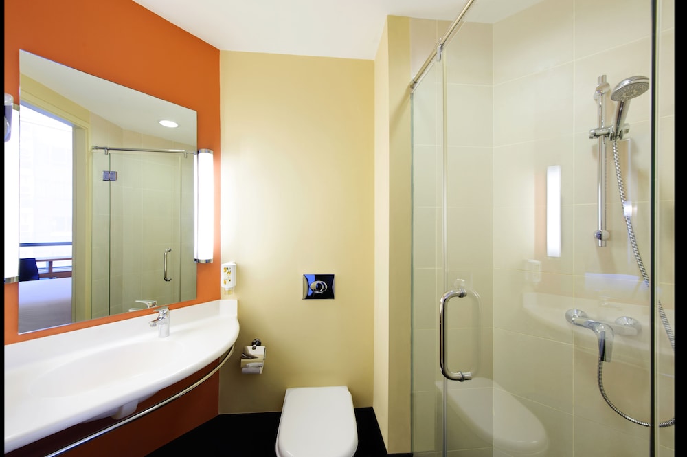 Ibis Singapore Novena Hotel 47/50