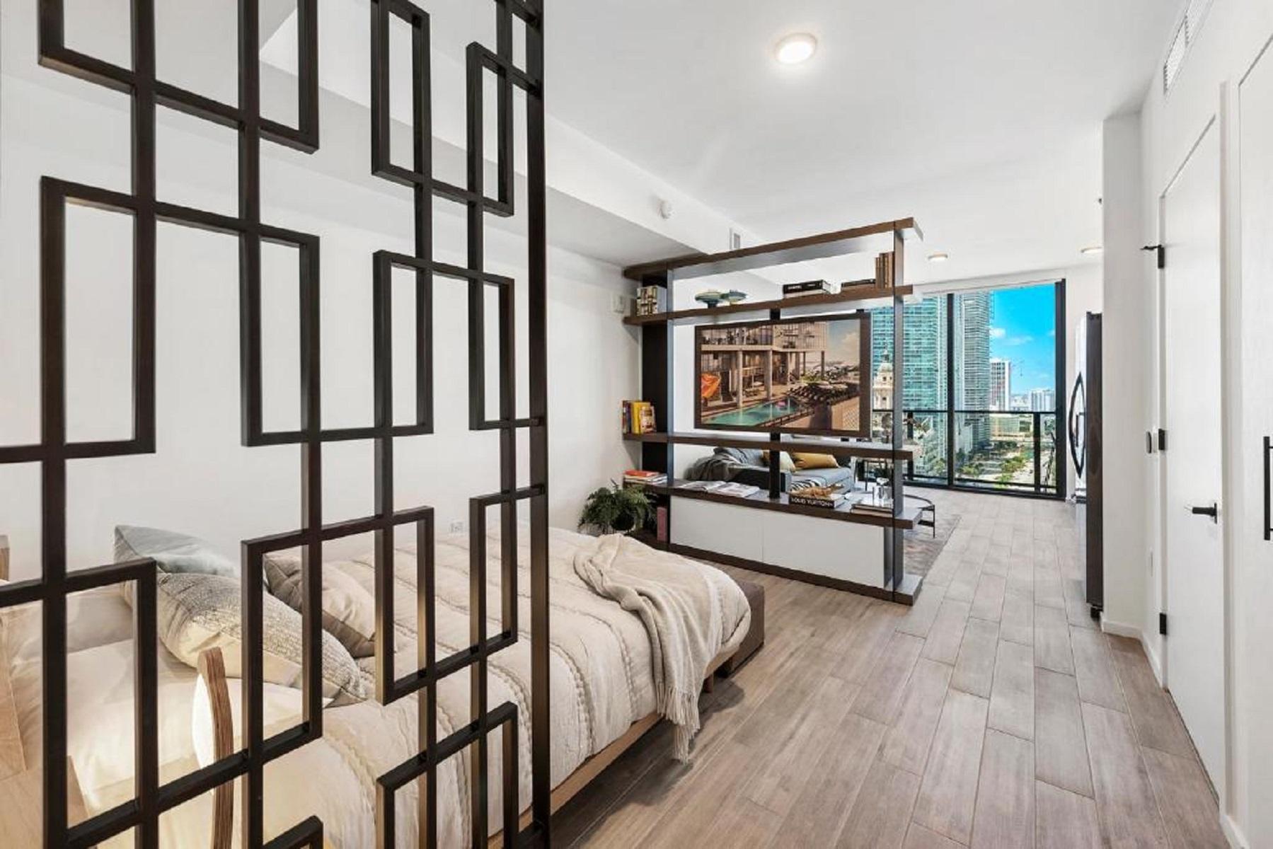 Studio, King Bed, Bay View