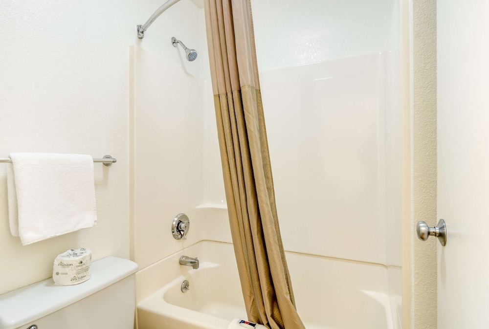 Motel6 Schiller Park, IL - Chicago O'Hare 46/48