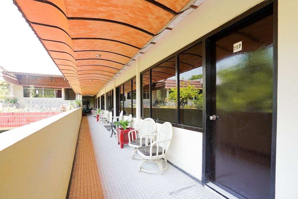 OYO 1652 Hotel Tampiarto 20/35