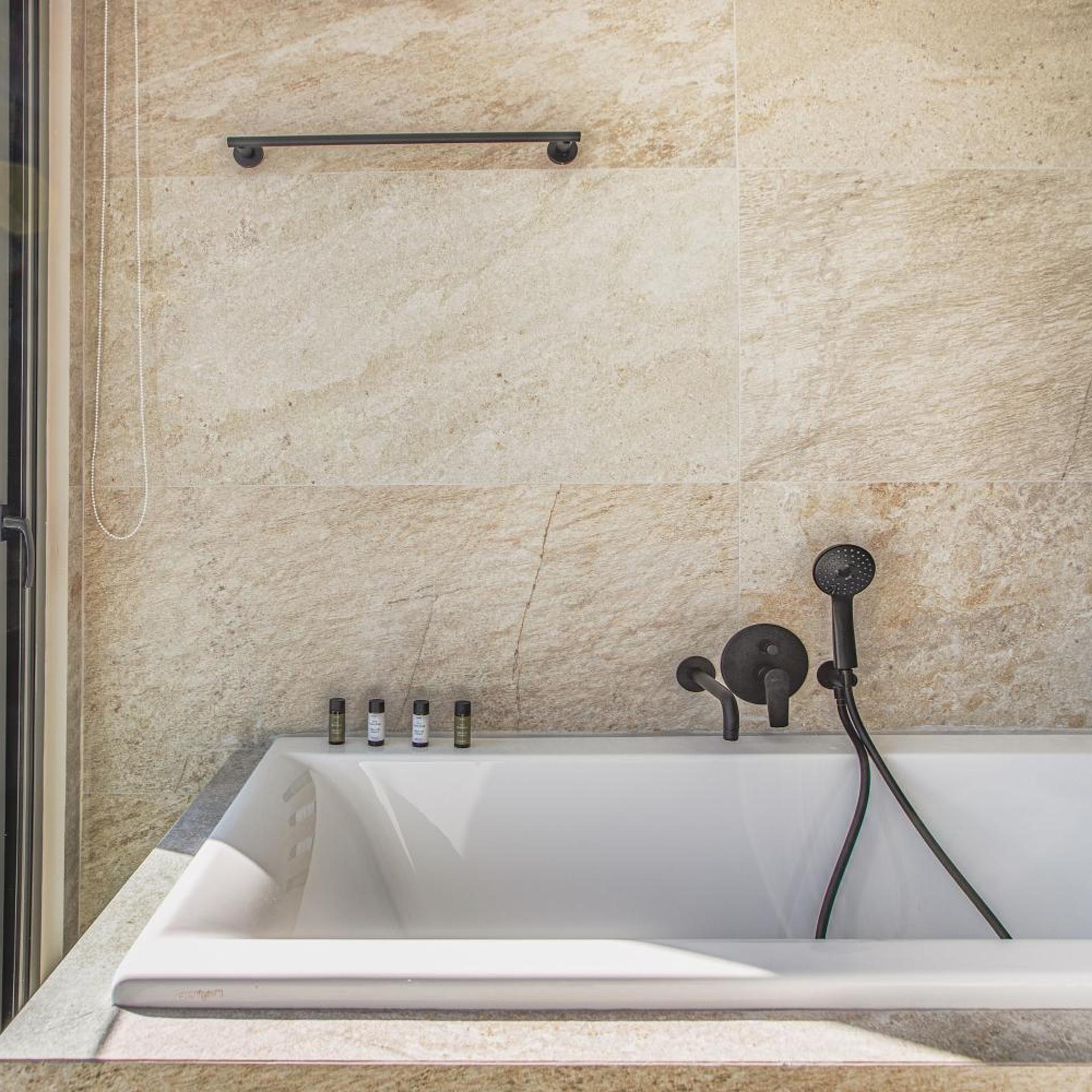 Room, King Bed, Acropolis View, Terrace، The Residence Aiolou Suites & SPA 6/6