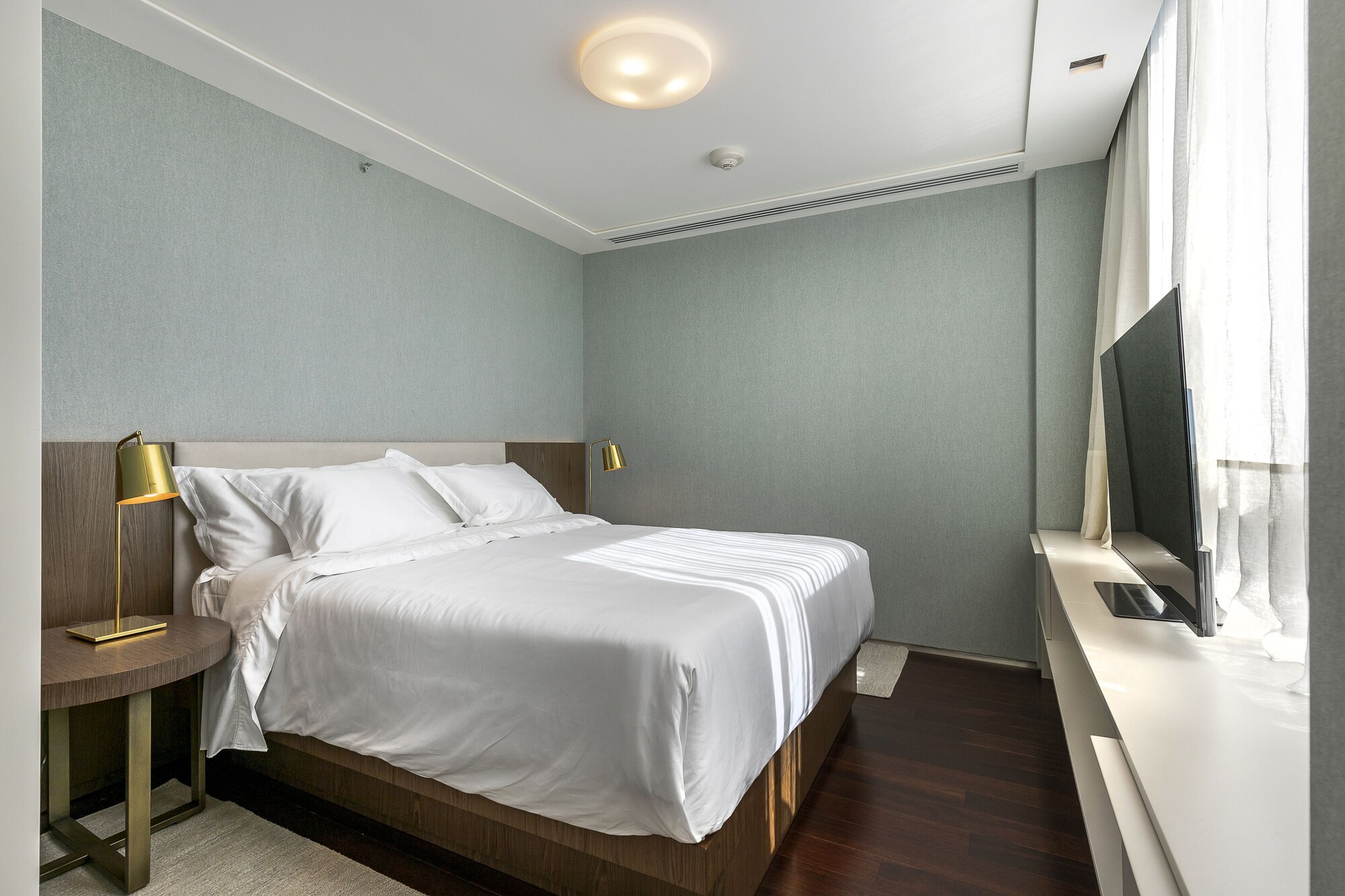 JOY, SUITE, KING BED