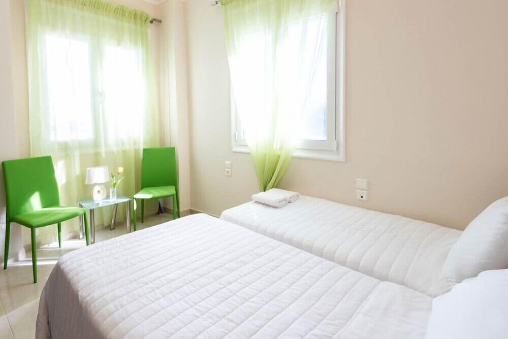 Kronos Villas 8/27