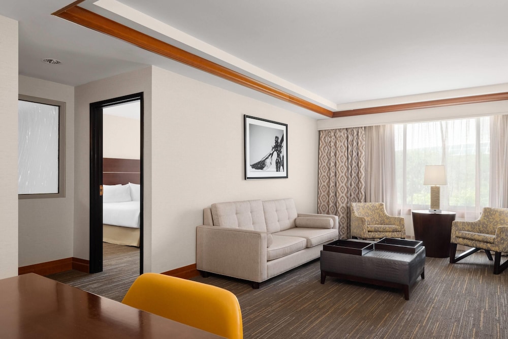 Wyndham Moline on John Deere Commons 24/41