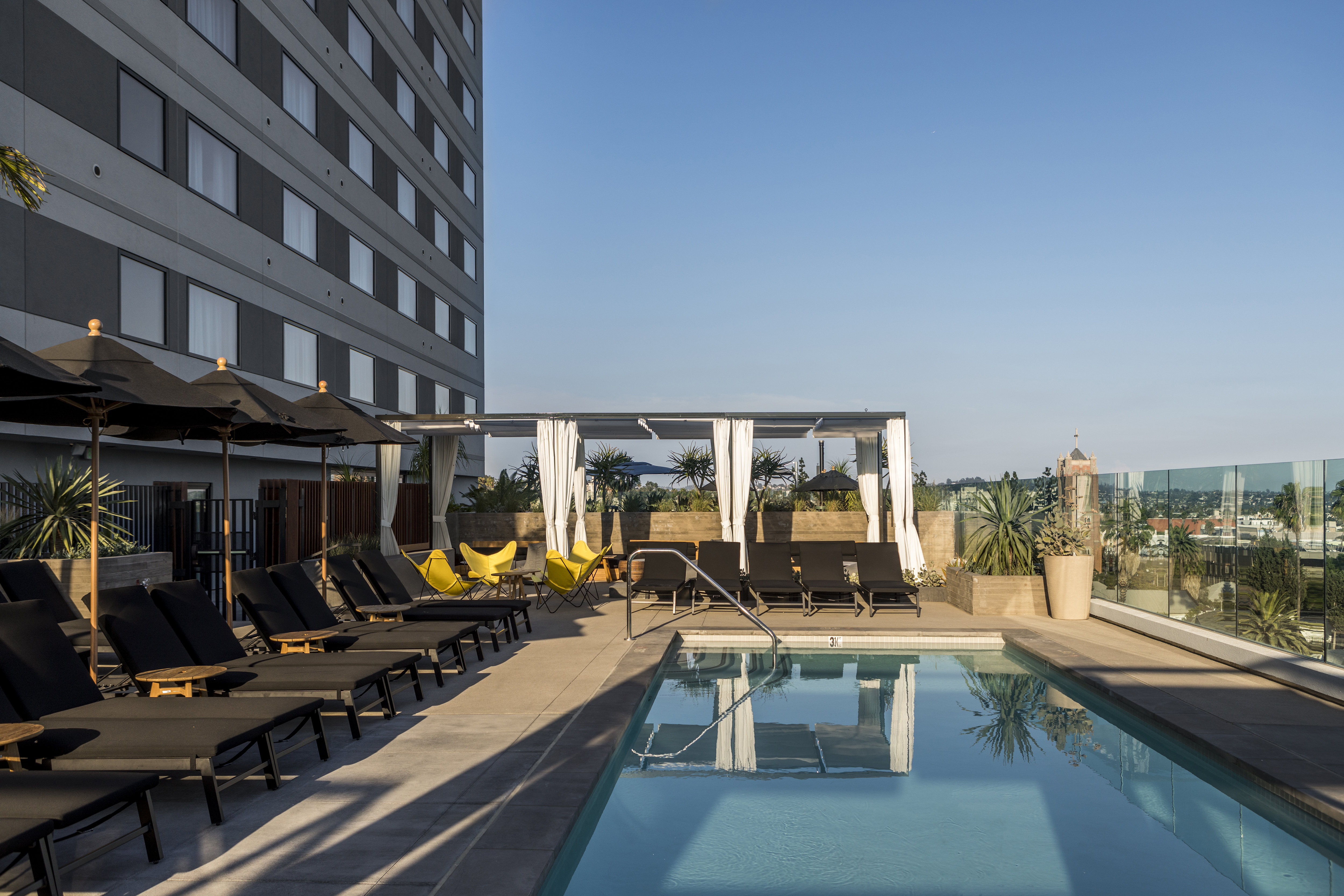 KIMPTON EVERLY HOTEL 28/80