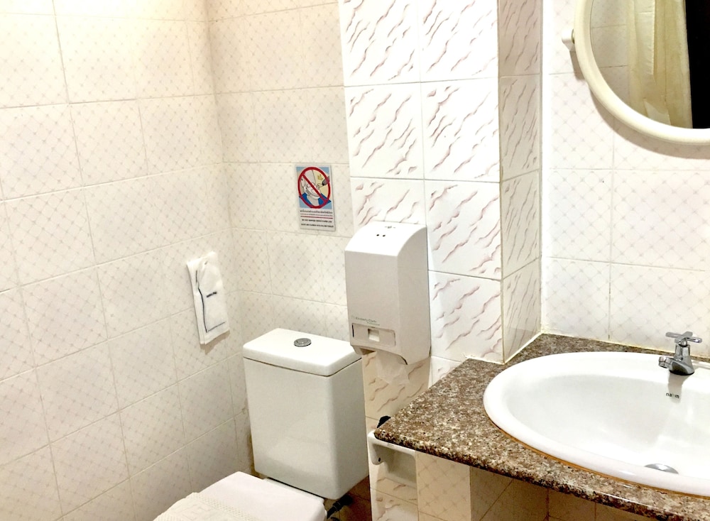 Phunyanuch Hotel 44/50