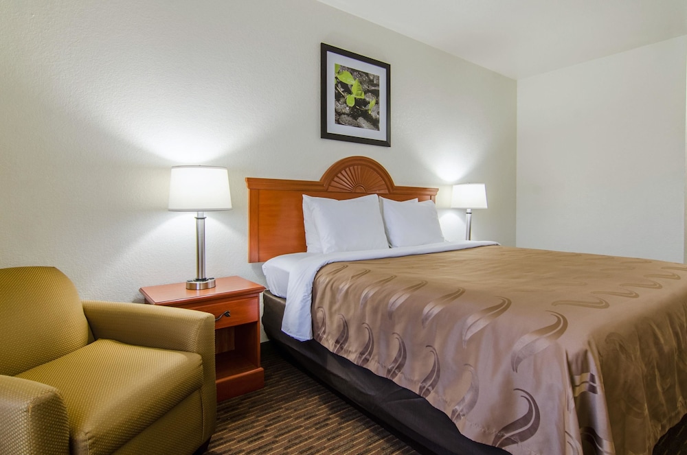 Quality Inn Junction City near Fort Riley 19/41