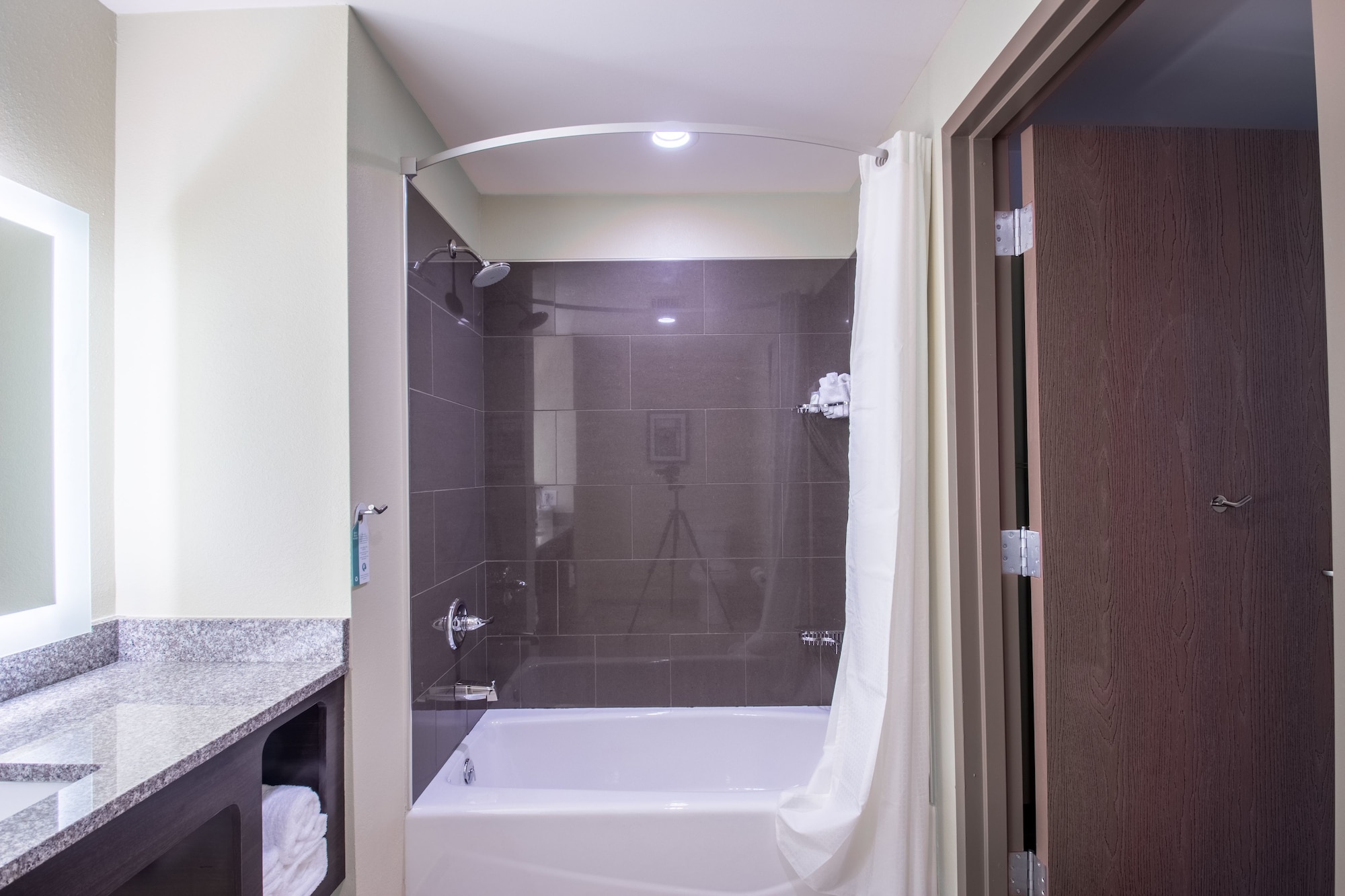 Suite, King Bed, Sofa, Accessible, Cobblestone Inn & Suites - St. Mary S 2/2