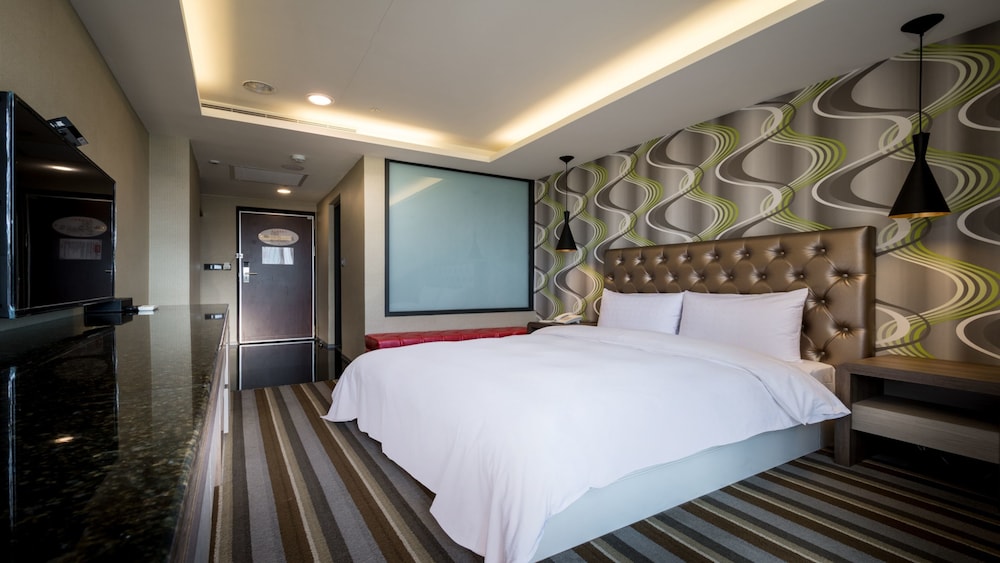 Zaw Jung Business Hotel 22/42
