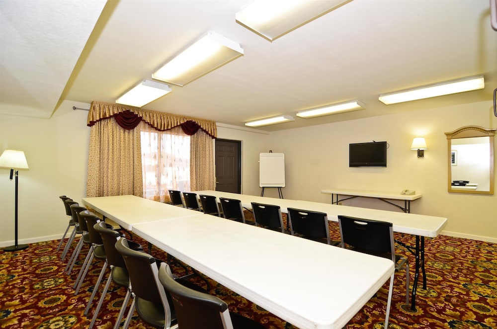 Americas Best Value Inn Ft. Myers 36/49