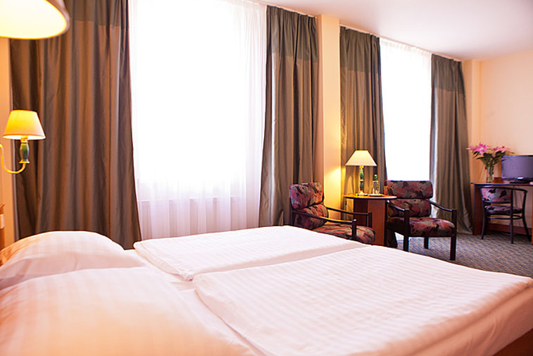 Central Hotel 22/47