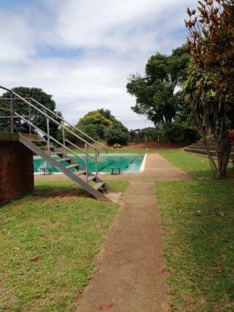 Dirkie Uys Backpackers 28/31