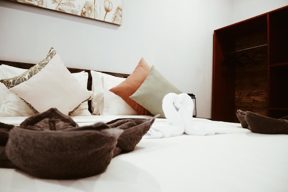 Kalua Boutique Bungalows 16/50
