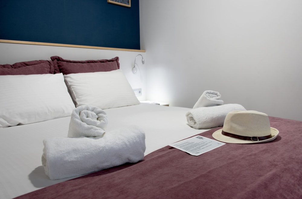 Be My Guest Athens 26/75