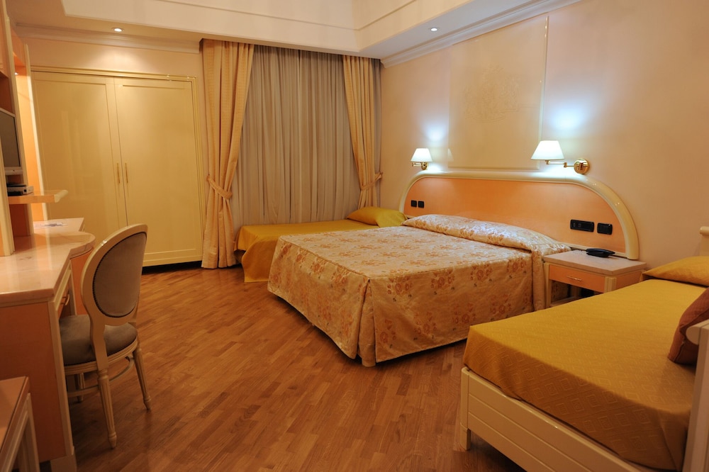 LH Hotel Domus Caesari 13/42