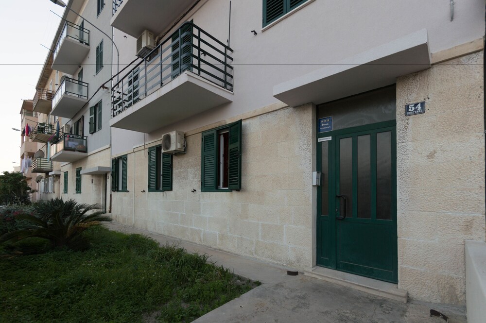 House Sandra - Guest House 11/81
