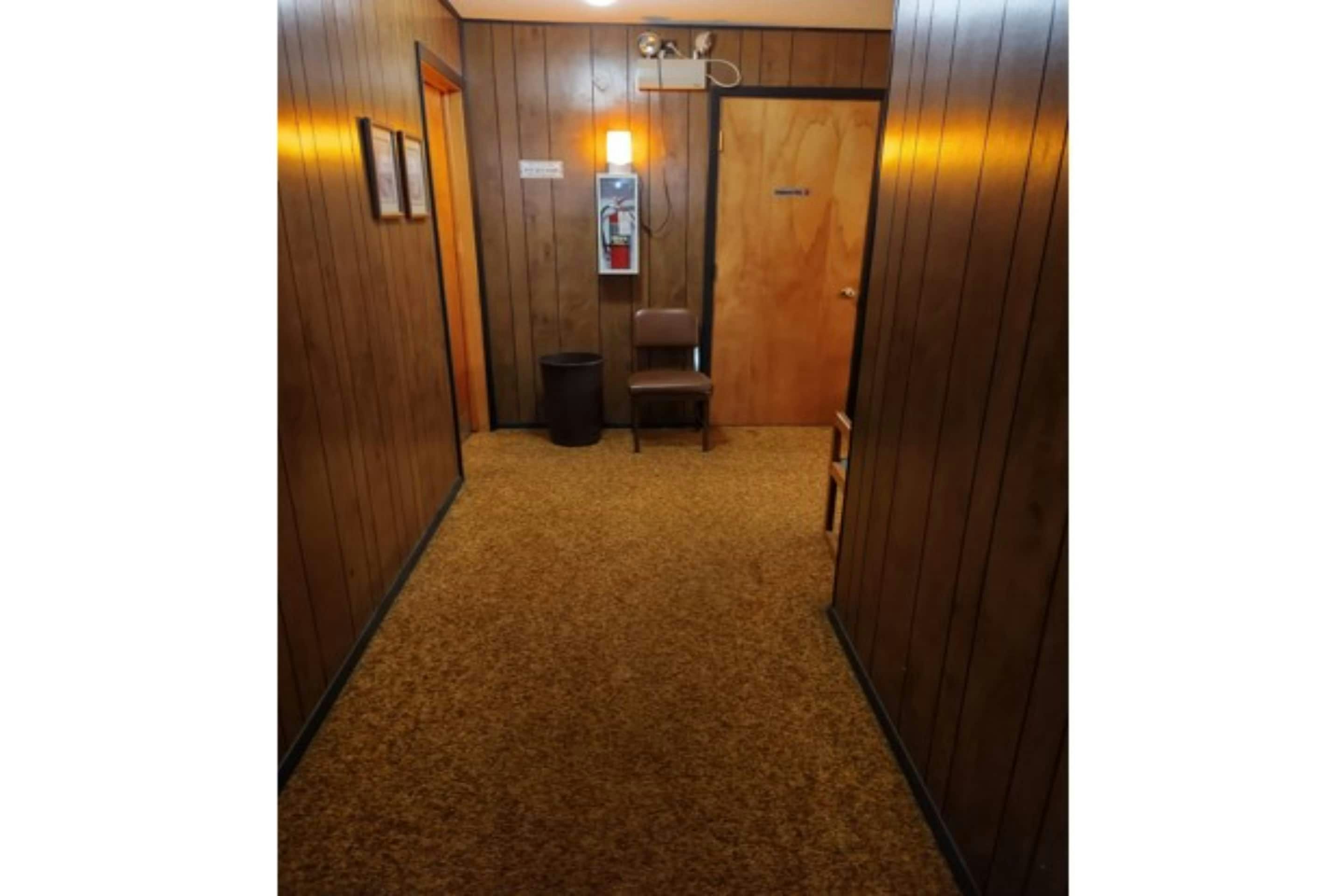 Hotels Voyageur at International Falls MN 13/25